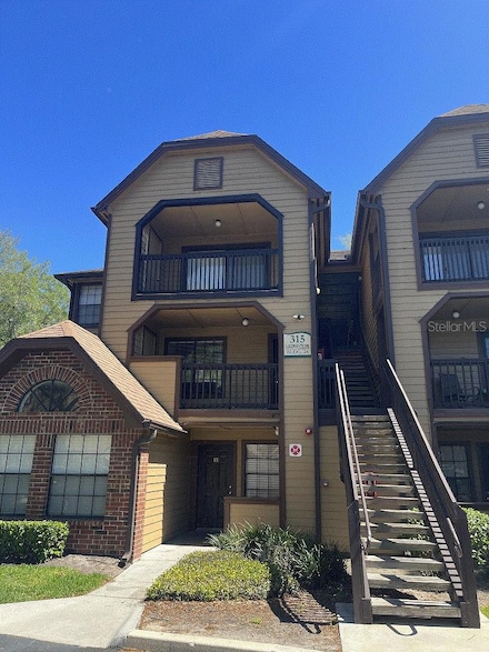 315 Lakepointe Dr Unit 201, Altamonte Springs, FL 32701