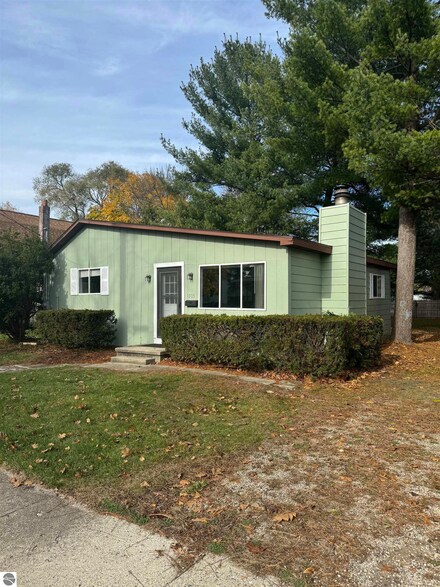 1005 E Chippewa St, Mount Pleasant, MI 48858
