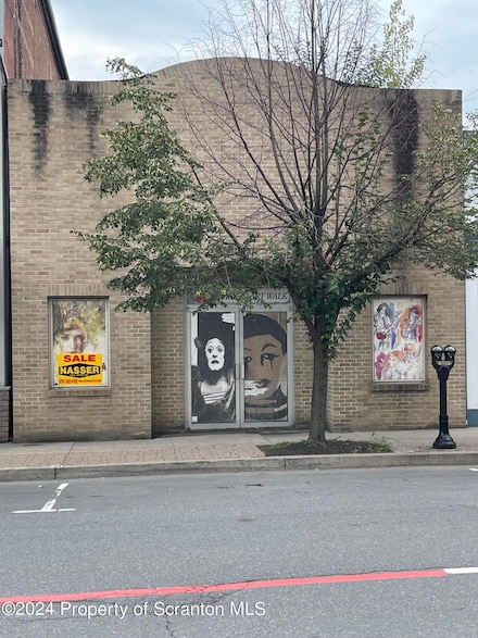 34 N Main St, Pittston, PA 18640