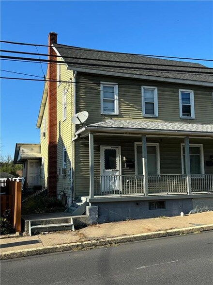 33 E Central Ave, Bangor, PA 18013