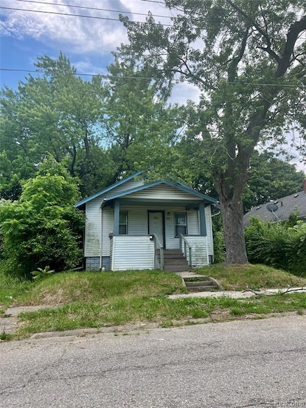 802 E Russell Ave, Flint, MI 48505