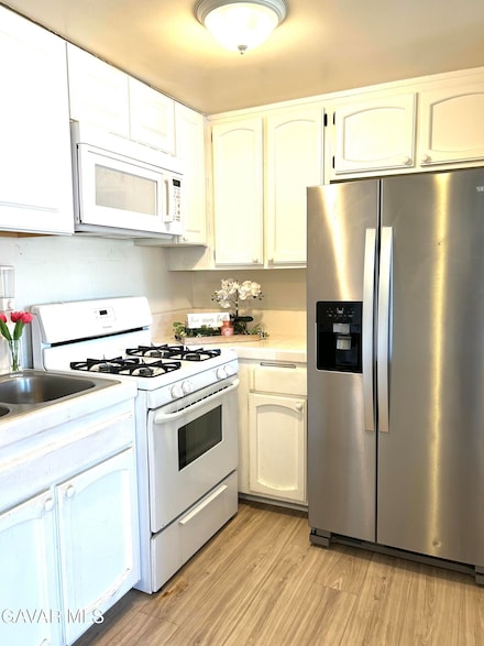 38710 10th St E Unit 12, Palmdale, CA 93550