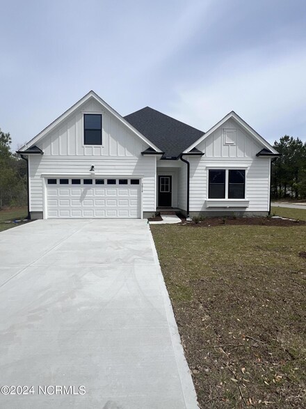 3014 Old Berwick St SW, Shallotte, NC 28470
