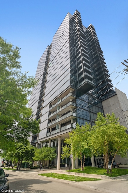 860 W Blackhawk St Unit 2207, Chicago, IL 60642