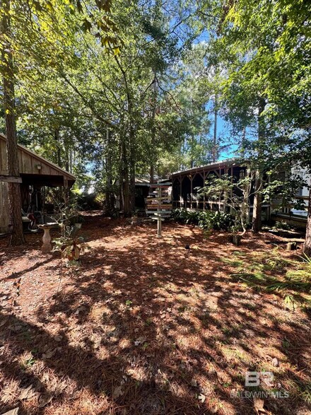 111 Horn Dr, Lillian, AL 36549