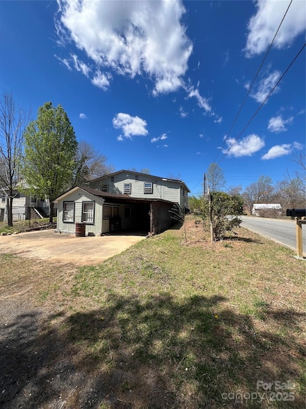 61 W Woodlawn St, Marion, NC 28752