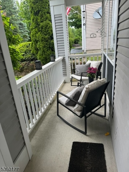 67 Tannery Hill Dr, Hamburg, NJ 07419