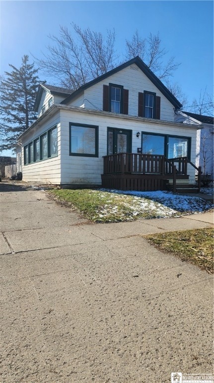 35 W 6th St, Dunkirk, NY 14048