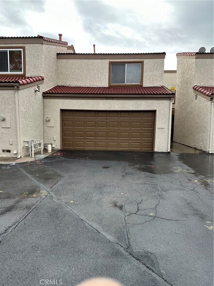 2750 Via Hacienda Unit 95, Fullerton, CA 92835