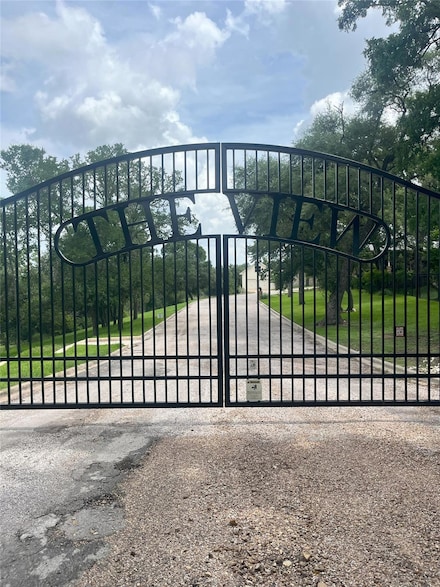 111 Kathleen, La Grange, TX 78945