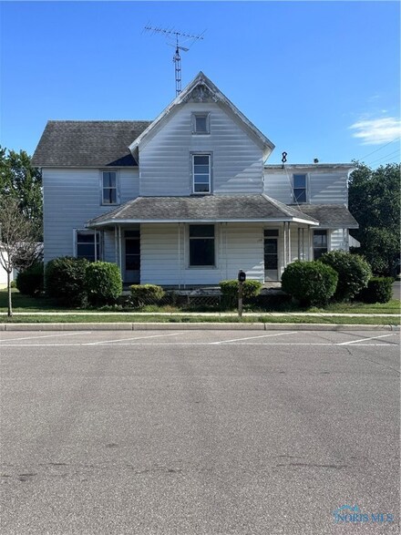 105 E 7th St, Sycamore, OH 44882