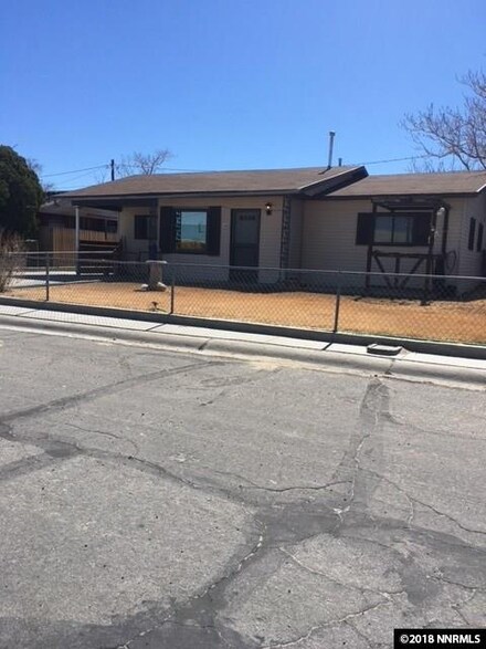 116 Hermansen St, Hawthorne, NV 89415