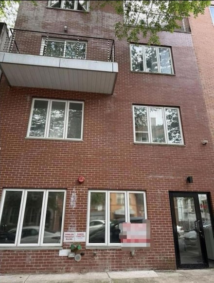 756 40th St Unit 2R, Brooklyn, NY 11232