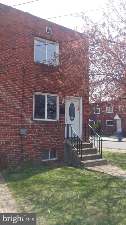 3034 Waldorf Ave, Camden, NJ 08105