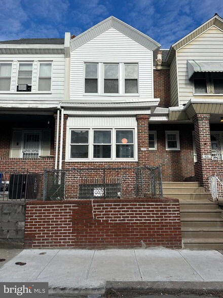 529 Rosalie St, Philadelphia, PA 19120