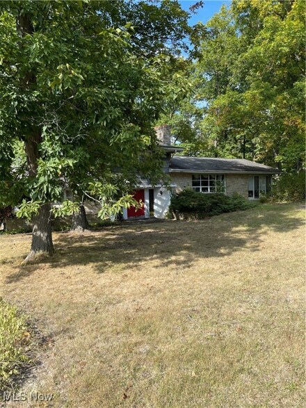3351 Forest Lake Dr, Medina, OH 44256