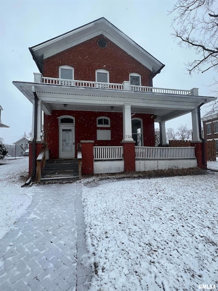 724 W 8th St, Davenport, IA 52802