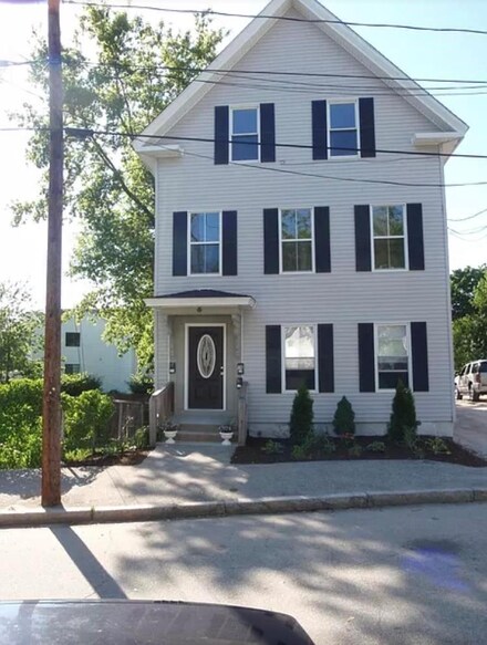 8 South St, Manchester, NH 03104