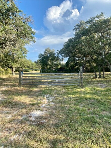 1502 W Corpus Christi St, Rockport, TX 78382