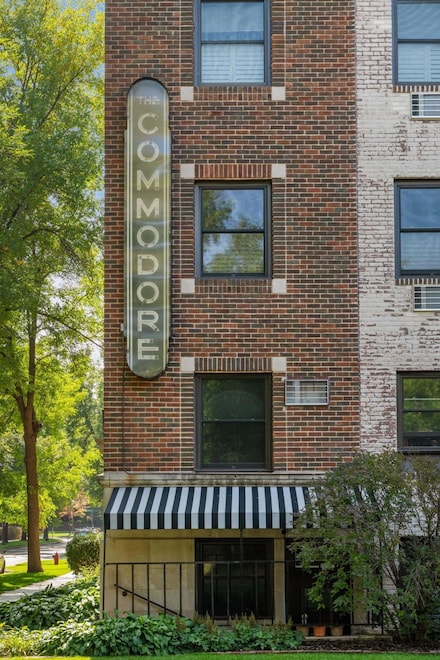 79 Western Ave N Unit 304, Saint Paul, MN 55102