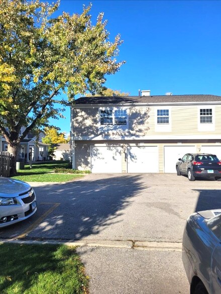 1316 Alpine Ct Unit 103, Wheeling, IL 60090