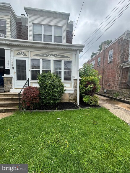 2228 Manor Ave, Upper Darby, PA 19082