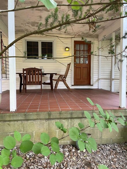 416 6th St, Glen Dale, WV 26038
