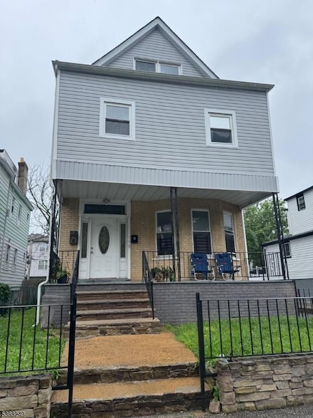 38 Cambridge St, East Orange, NJ 07018