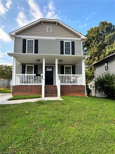 1317 Hardesty Ln, Winston Salem, NC 27101