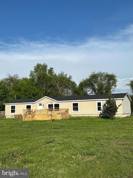 231 S Golfwood Ave, Penns Grove, NJ 08069