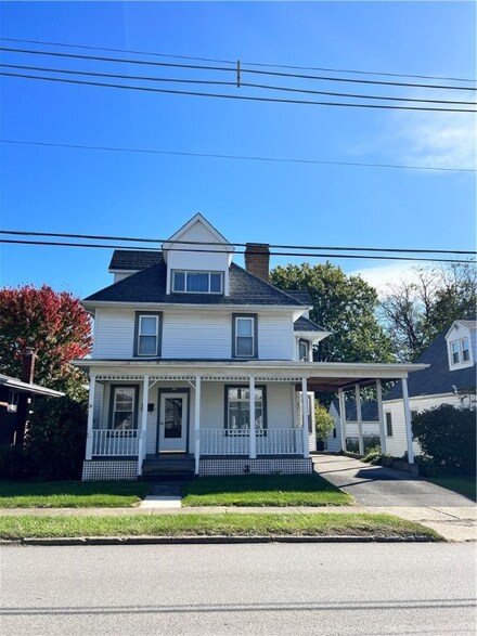 335 S 13th St, Indiana, PA 15701