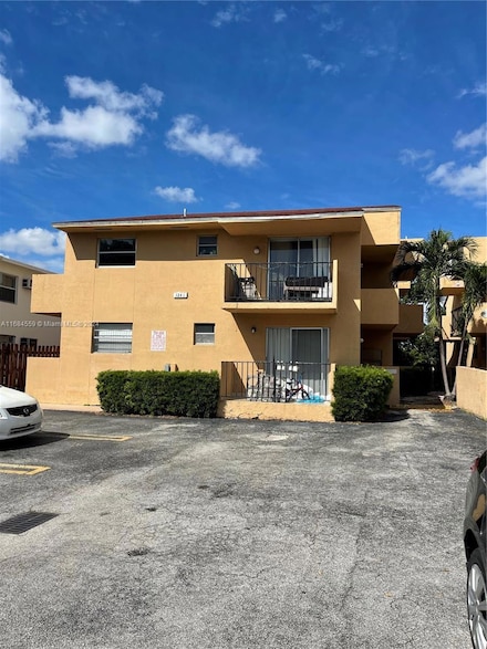 1241 NW 6 St Unit 5, Miami, FL 33125
