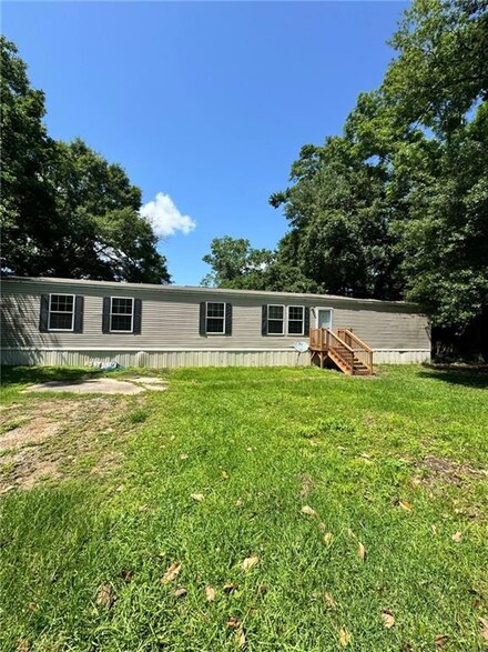 2329 W Schambers, Basile, LA 70515
