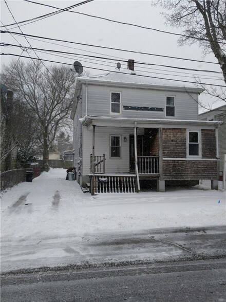 15 3rd St, Prudence Island, RI 02872