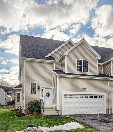 90 Fisher Rd Unit 28, Holden, MA 01520