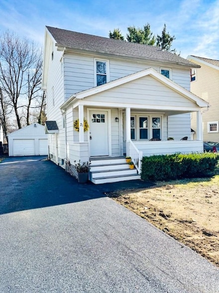 21 Colebourne Rd, Rochester, NY 14609