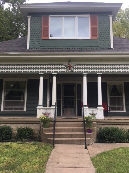 208 N Vine St, Peabody, KS 66866