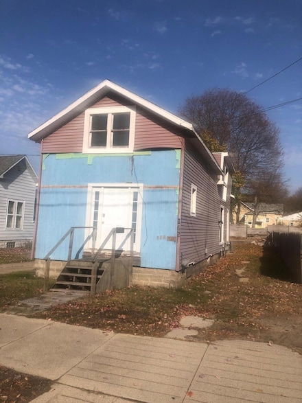 162 Harrison St, Manistee, MI 49660