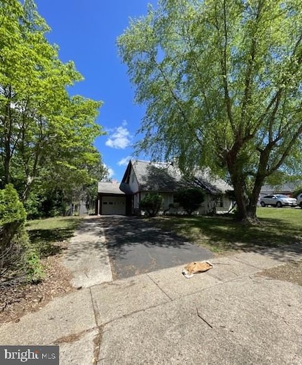 5 Perennial Ln, Willingboro, NJ 08046