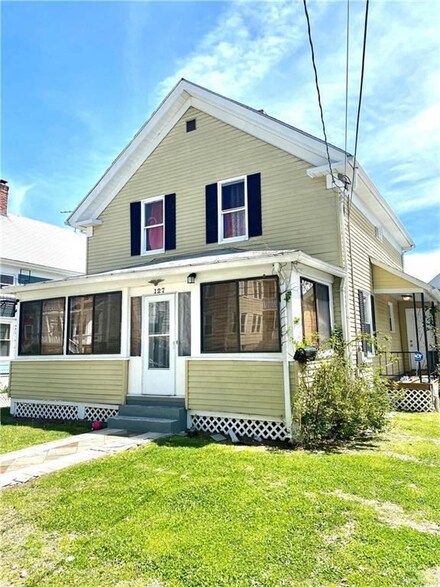 127 3rd Ave, Woonsocket, RI 02895