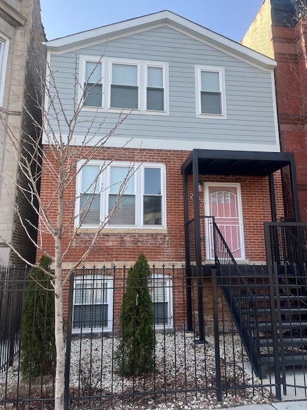 2929 W Warren Blvd, Chicago, IL 60612