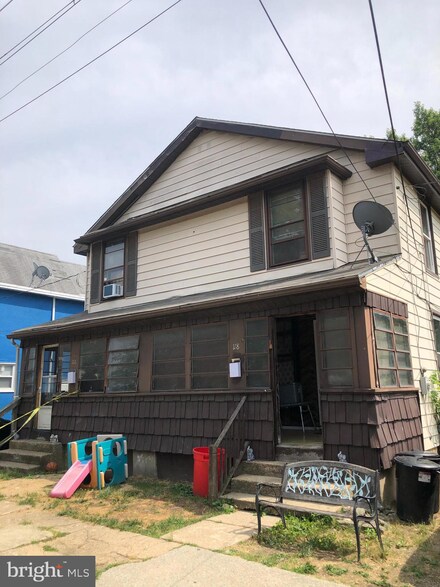 116 118 W Monroe St, Paulsboro, NJ 08066