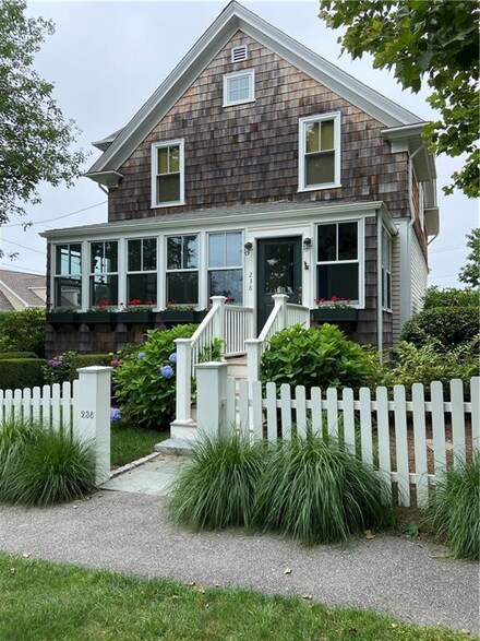 238 Narragansett Ave, Jamestown, RI 02835