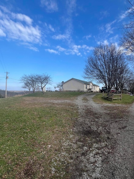 704 Cardwell Rd, Harrodsburg, KY 40330