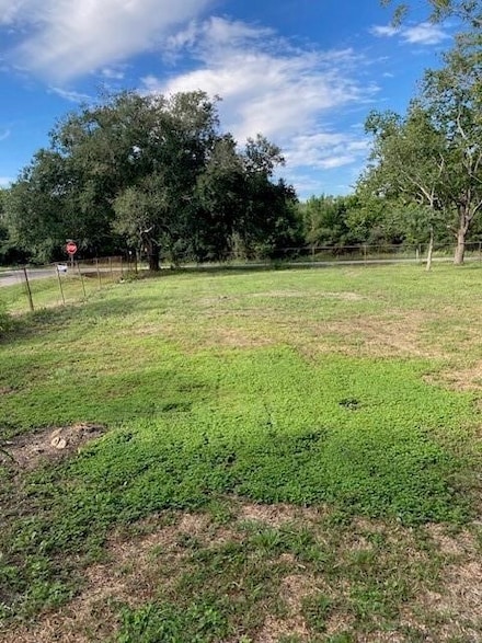 000 Galveston St, Bacliff, TX 77518
