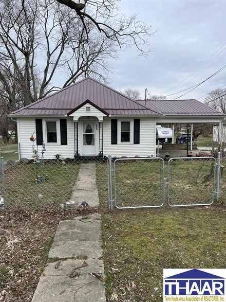 306 W Hackett St, Carlisle, IN 47838
