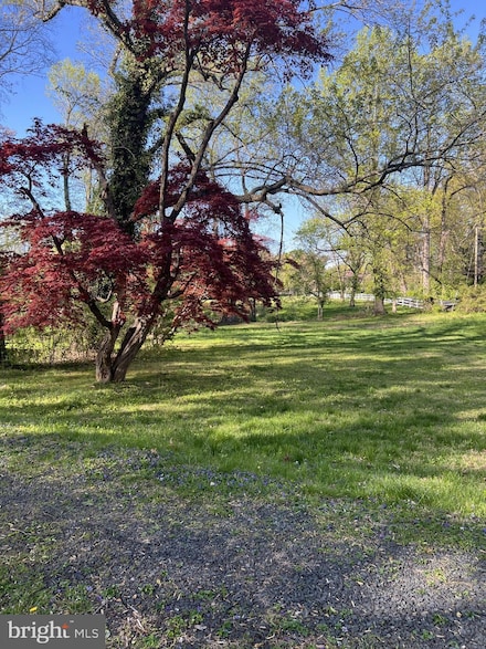 1060 Harvey Rd, McLean, VA 22101