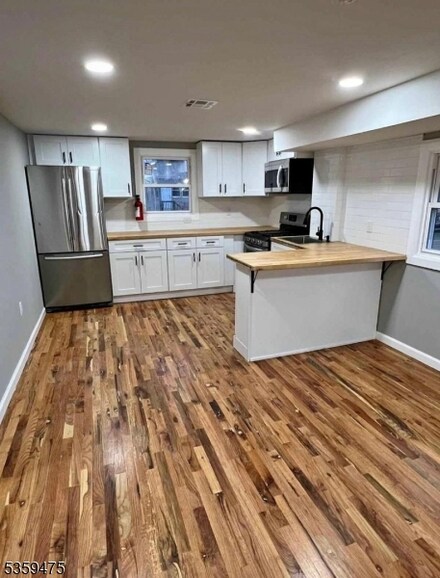 149 3rd St, Elizabethport, NJ 07206