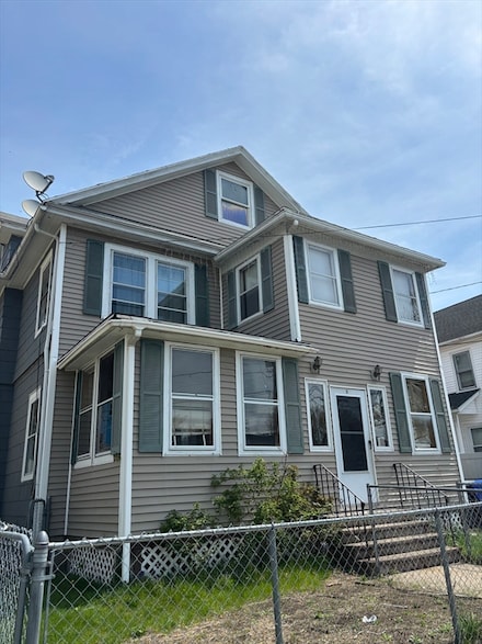 11-15 Groveland St, Springfield, MA 01108