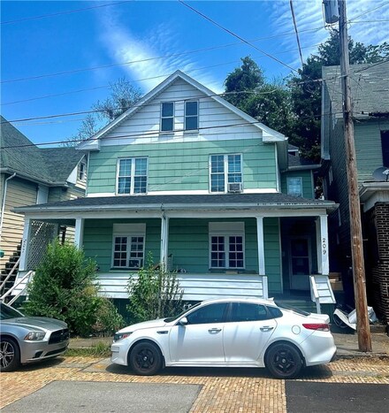 207 Lincoln Ave, Connellsville, PA 15425